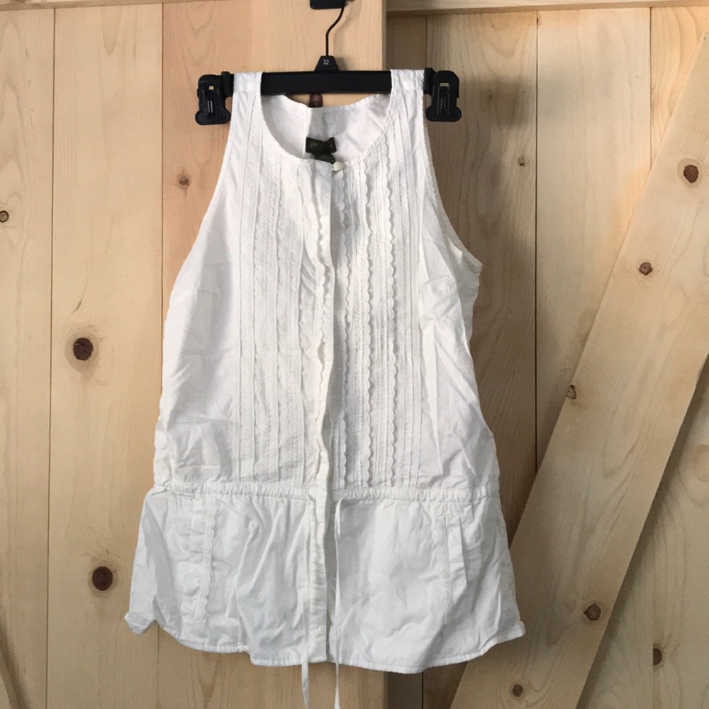 Fei button down white top